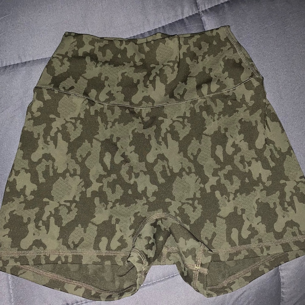 Camo buff bunny high waist training shorts
